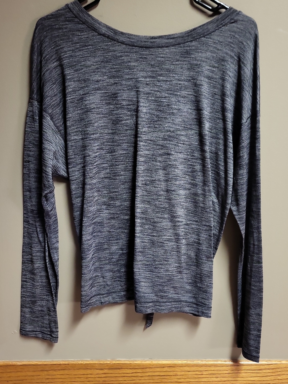 lululemon athletica Women' Top Long Sleeve Gray Heather Lace-Up Back